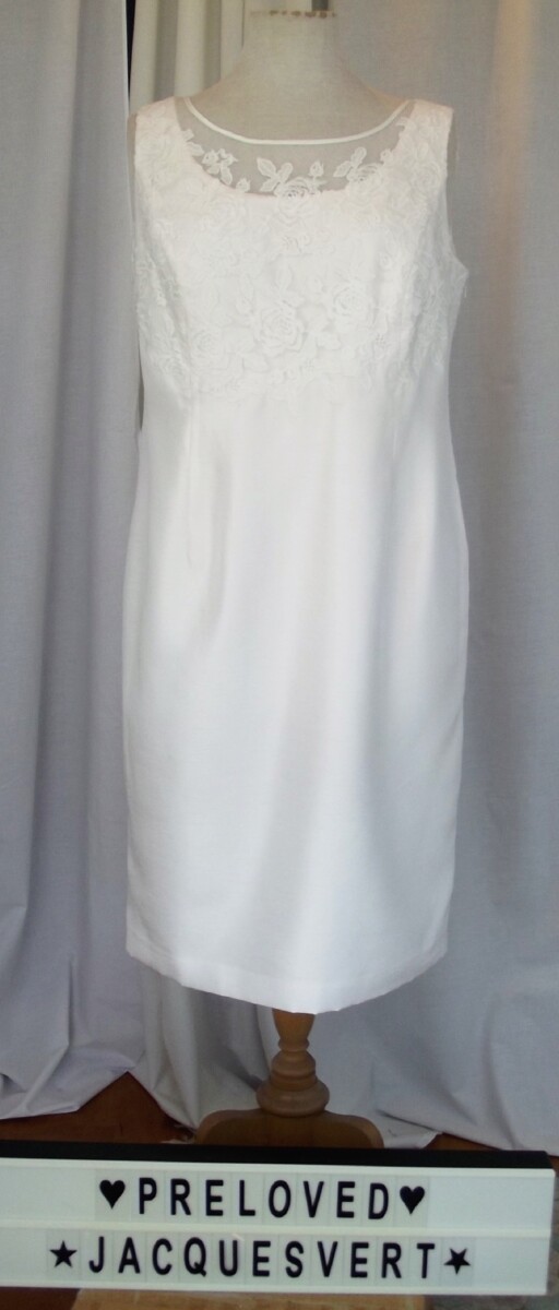 Jacques Vert IVORY SHANTUNG DRESS & JACKET WITH APPLIQUED FLOWERHEAD  LACE EMBELLISHMENT