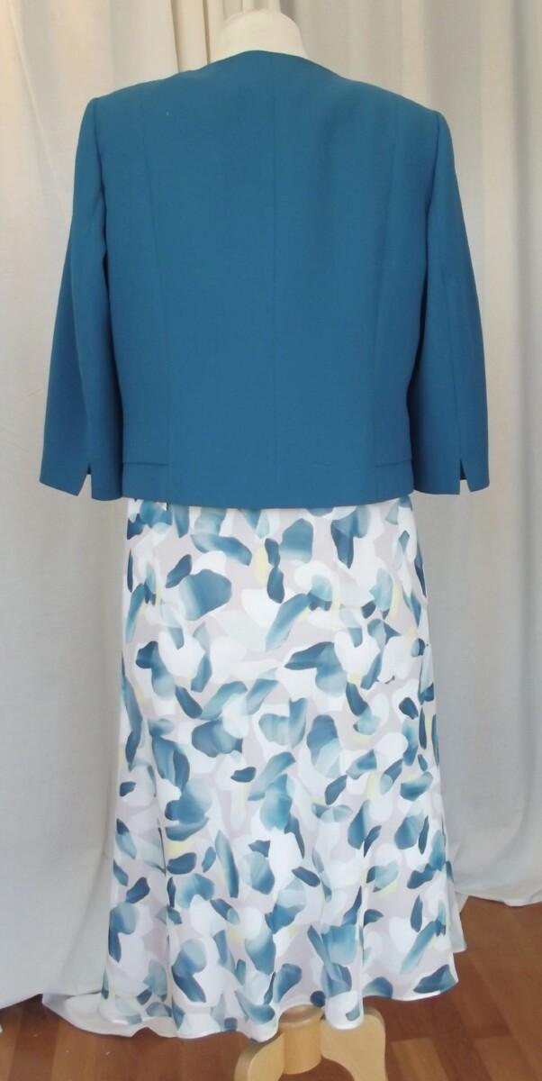Jacques Vert JACQUES VERT COLLECTION BARCELONA RANGE IVORY CREPE CHIFFON LOOSE BODICE DRESS TEAL ABSTRACT PRINT & TEAL POCKET DETAIL JACKET