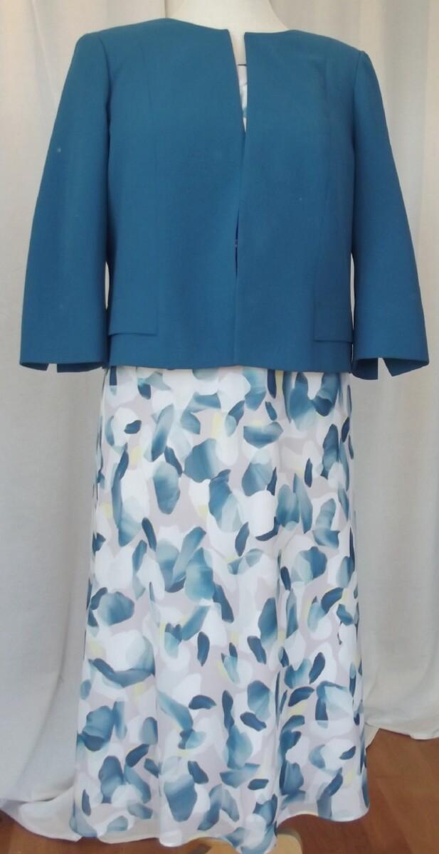 jacques vert JACQUES VERT COLLECTION BARCELONA RANGE IVORY CREPE CHIFFON LOOSE BODICE DRESS TEAL ABSTRACT PRINT & TEAL POCKET DETAIL JACKET