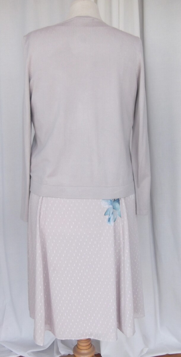 Jacques Vert JACQUES VERT COLLECTION BARCELONA RANGE NEUTRAL “DOBBY” FABRIC MAGNOLIA PRINT IN SHADES OF BLUE & CHIFFON TRIM CARDIGAN