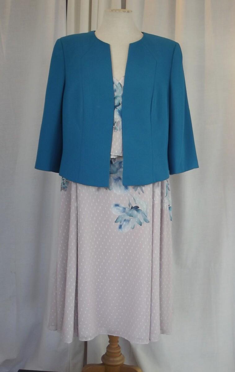 jacques vert JACQUES VERT COLLECTION BARCELONA RANGE NEUTRAL DOBBY FABRIC MAGNOLIA PRINT IN SHADES OF BLUE & MID BLUE JACKET