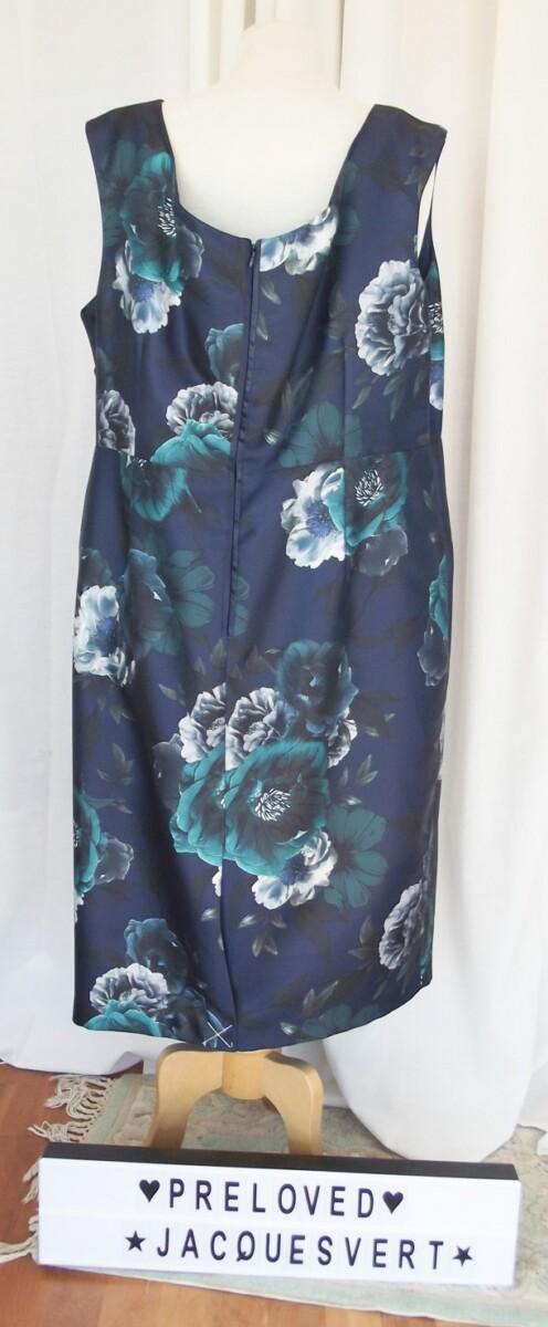 Jacques Vert JACQUES VERT COLLECTION BAROQUE FLEUR PRINTED JACQUARD SHIFT DRESS & GREEN 6 BUTTONED SLEEVE CREPE SHORT JACKET