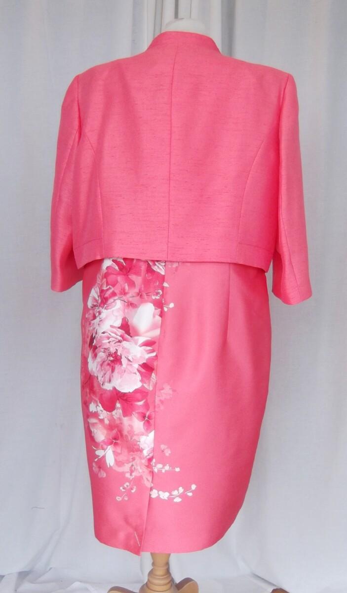 Jacques Vert JACQUES VERT COLLECTION CORAL SHANTUNG SHIFT DRESS IVORY PLACEMENT PRINT CORAL CURVED EDGE SHORT JACKET