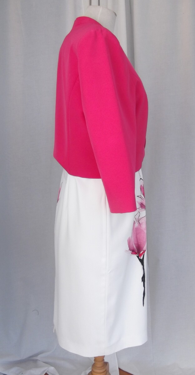 Jacques Vert JACQUES VERT “COLLECTION “IVORY CREPE SHIFT DRESS PINK MAGNOLIA PLACEMENT PRINT & MATCHING PINK CREPE SHORT JACKET