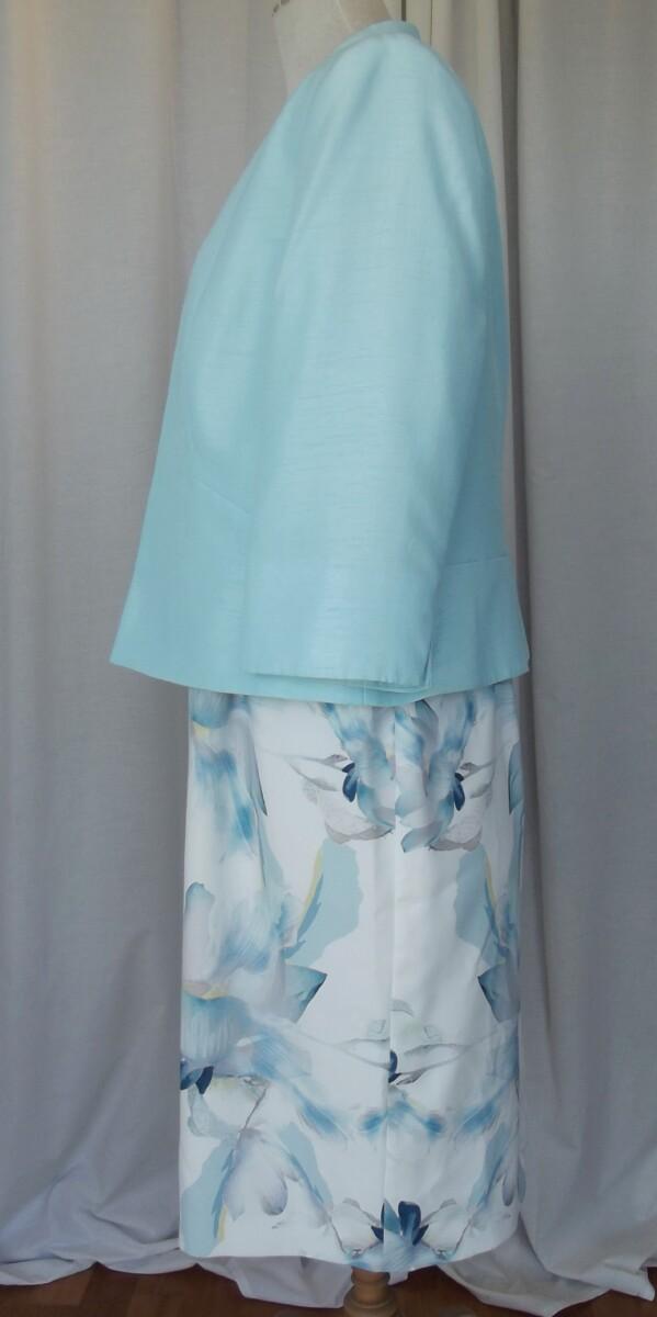 Jacques Vert JACQUES VERT COLLECTION IVORY CREPE SHIFT DRESS PLACEMENT PRINT IN AQUA TURQUOISE & GREY. AQUA SHANTUNG JACKET