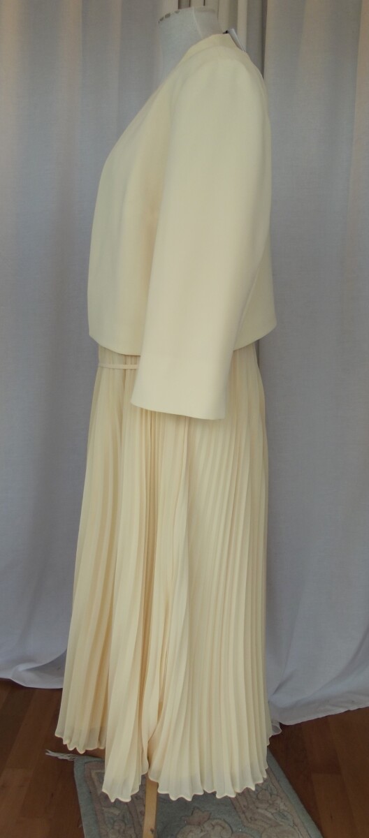 Jacques Vert JACQUES VERT COLLECTION LEMON YELLOW CREPE CHIFFON SUN RAY PLEAT SLEEVELESS DRESS MATCHING LEMON CREPE JACKET