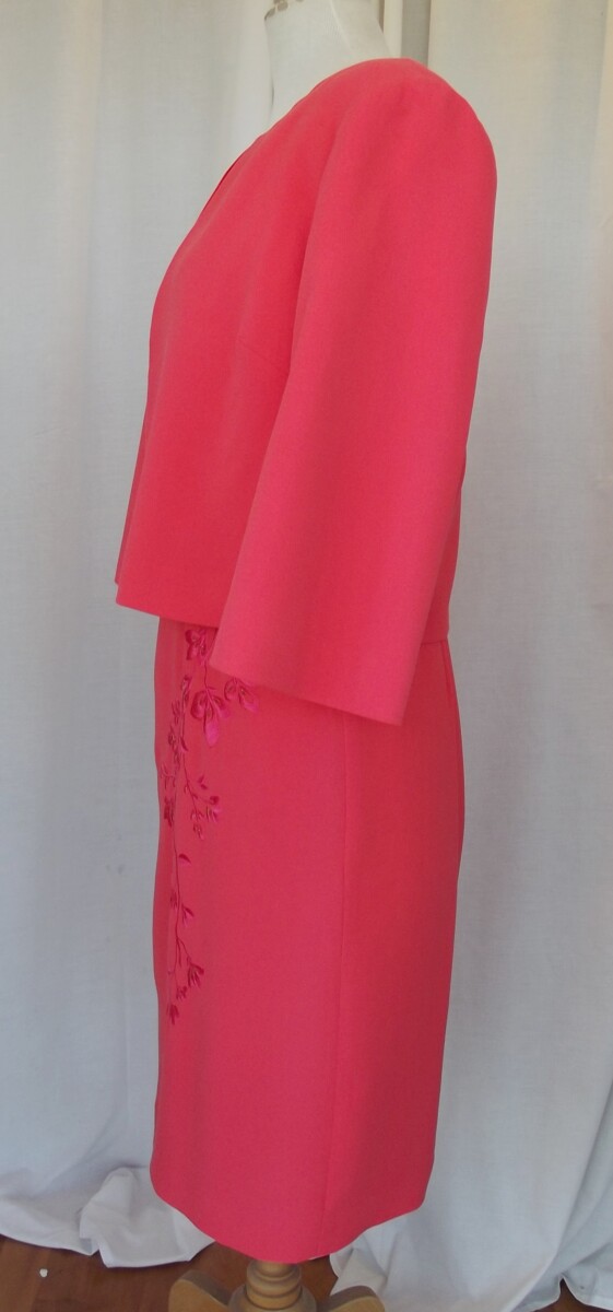 Jacques Vert JACQUES VERT COLLECTION OSAKA RANGE EMBROIDERED CREPE DRESS IN CORAL PINK MATCHING CREPE JACKET