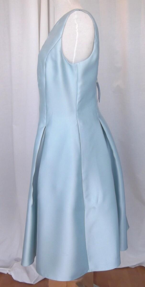 Jacques Vert JACQUES VERT COLLECTION PALE BLUE JACQUARD SHANTUNG PROM DRESS FIVE EMBROIDERED FLOWERHEADS ON FRONT