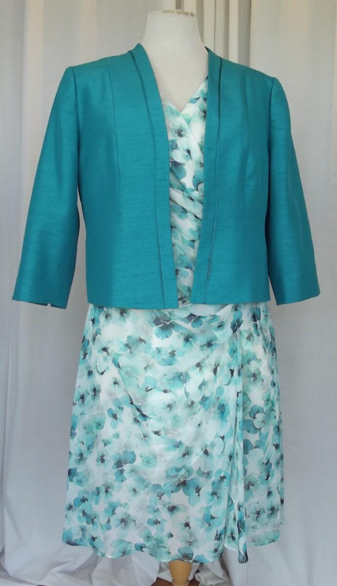 jacques vert JACQUES VERT COLLECTION PETITE RANGE IVORY CHIFFON DRESS EMERALD GREEN FLORAL PRINT & PETITE ELLIE PEACOCK SHANTUNG JACKET