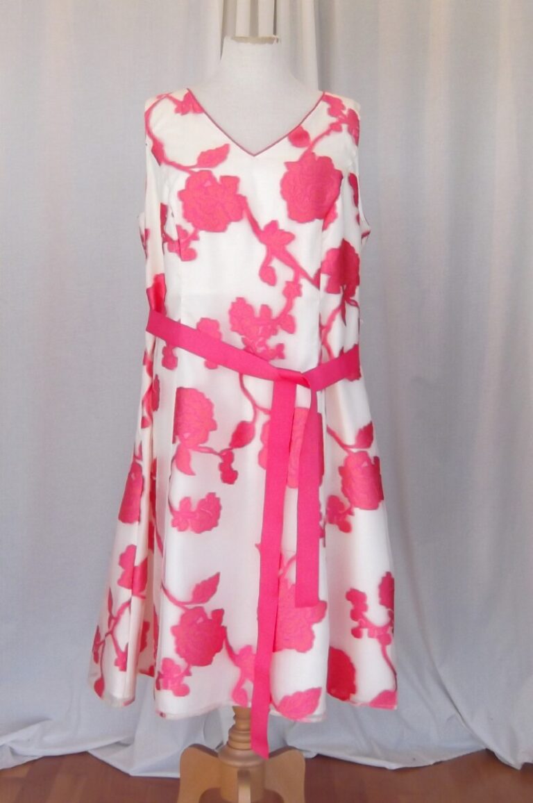 Jacques Vert JACQUES VERT “COLLECTION ” PROM DRESS EMROIDERERED PATTERN IN PINK ON IVORY MUSLIN & PINK CREPE SHORT JACKET