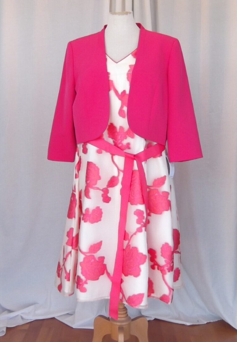 jacques vert JACQUES VERT “COLLECTION ” PROM DRESS EMROIDERERED PATTERN IN PINK ON IVORY MUSLIN & PINK CREPE SHORT JACKET