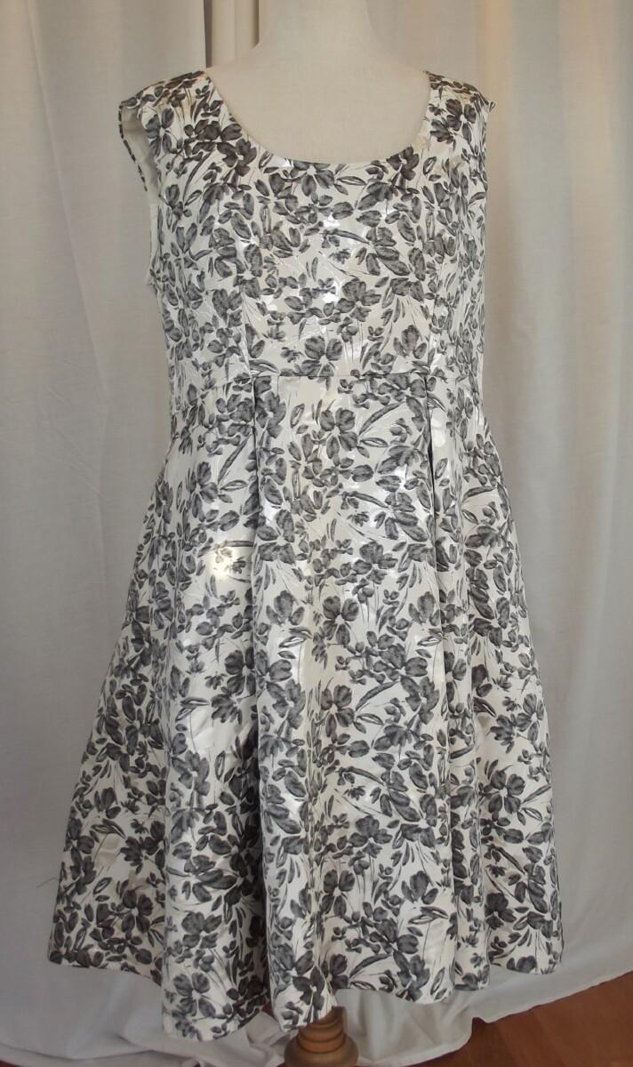 Jacques Vert JACQUES VERT COLLECTION PROM DRESS & JACKET IN SILVER GREY JACQUARD SHANTUNG DARK GREY FLORAL PRINT