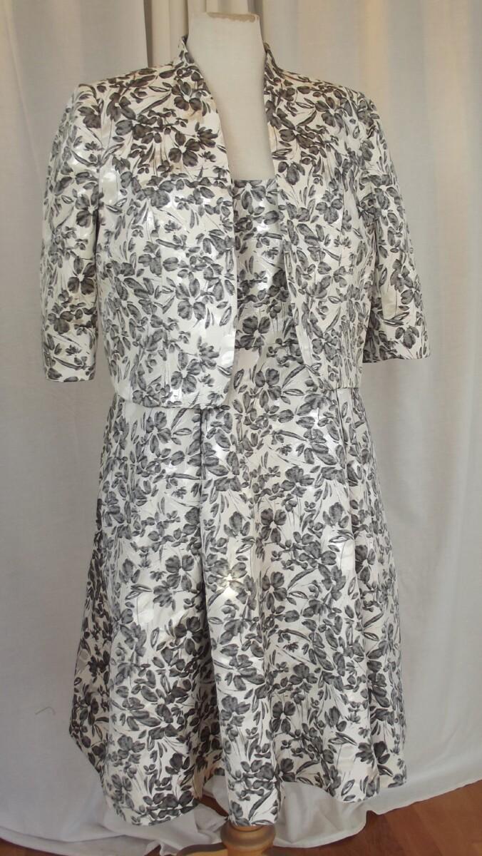jacques vert JACQUES VERT COLLECTION PROM DRESS & JACKET IN SILVER GREY JACQUARD SHANTUNG DARK GREY FLORAL PRINT