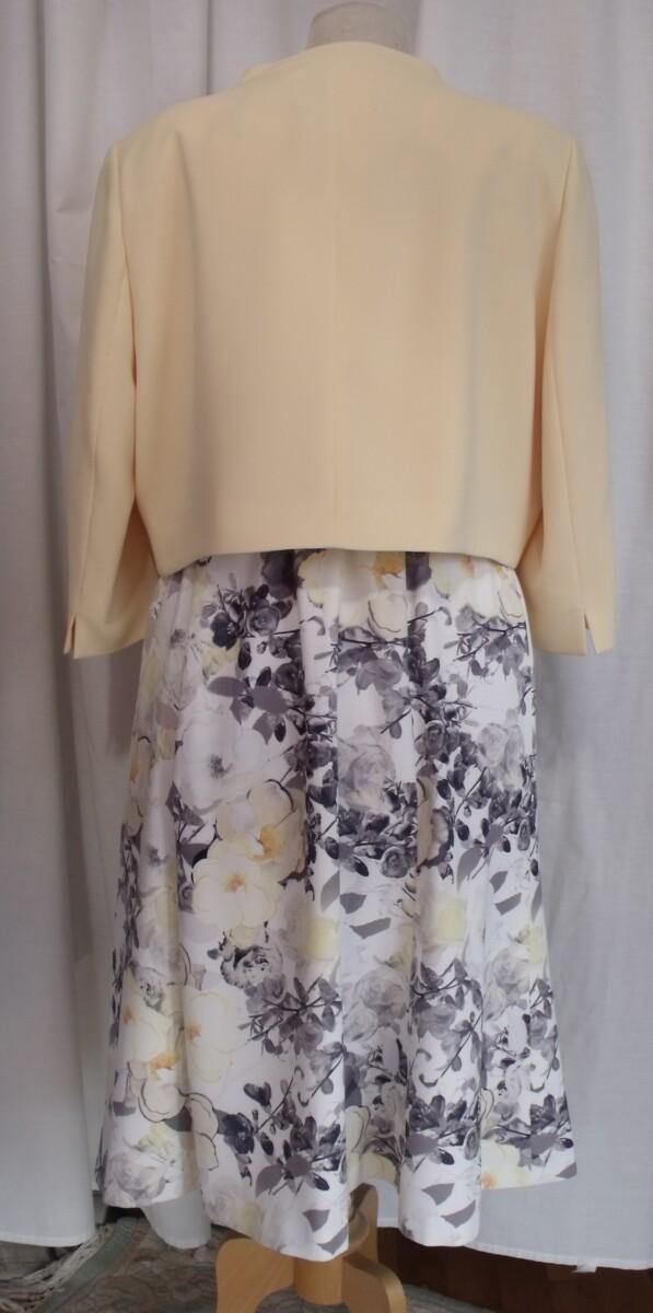 Jacques Vert JACQUES VERT COLLECTION SOFT CREPE WRAPOVER DRESS LEMON & GREY PRINT SOFT CREPE LEMON JACKET