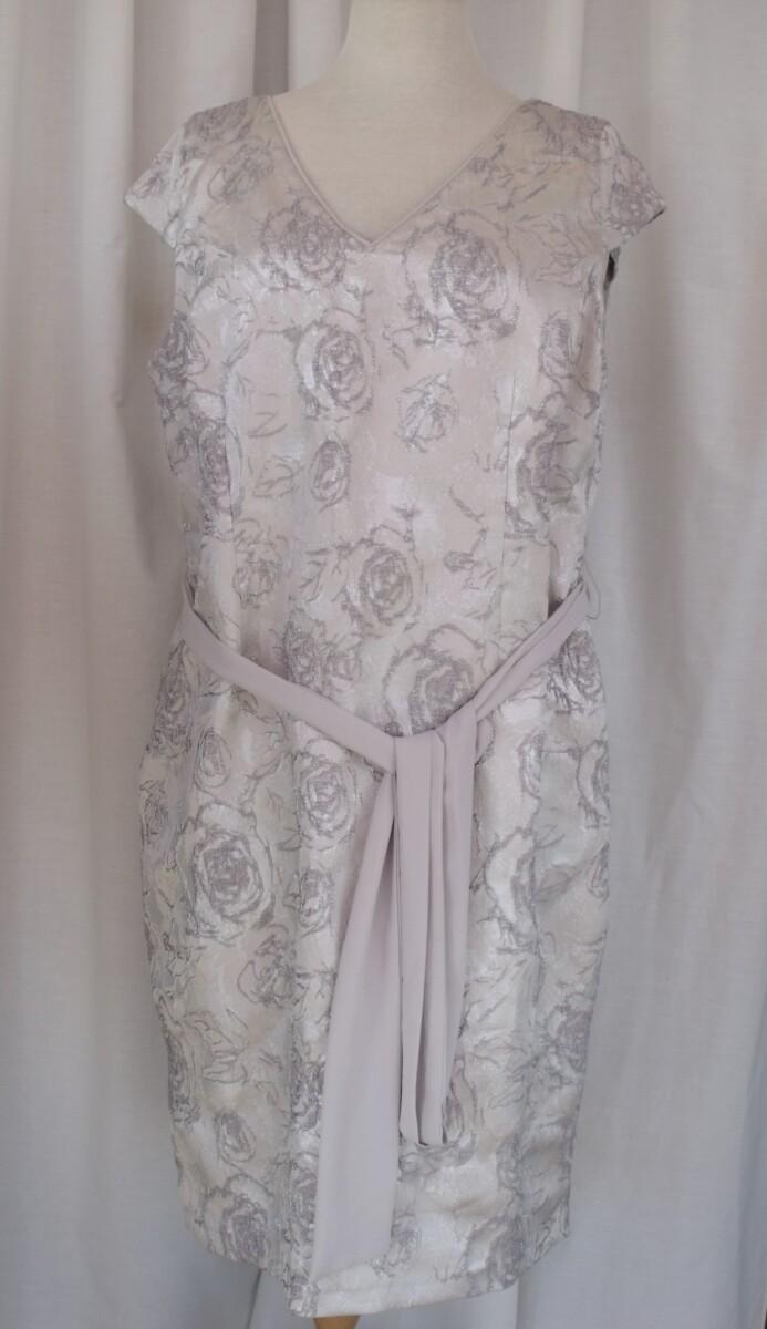 Jacques Vert JACQUES VERT COLLECTION SUBTLE SILVER JACQUARD SHANTUNG SHIFT DRESS & MID GREY LACE SHACKET