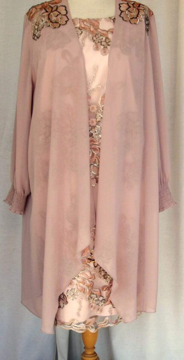 jacques vert JACQUES VERT COLLECTION VERSAILLES EMBELLISHED CAPE DRESS IS A LIGHT PINK SHIFT DRESS RICHLY EMBELLISHED IN YELLOW & ROSE GOLD APPLIQUE & MINK CHIFFON COVER UP