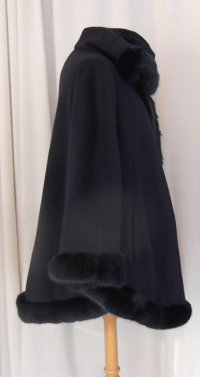 Jacques Vert JACQUES VERT FULLY LINED ONE SIZE BLUE HOODED CLOAK 72% WOOL 9% CASHMERE FAUX FUR TRIM AROUND ALL EDGES