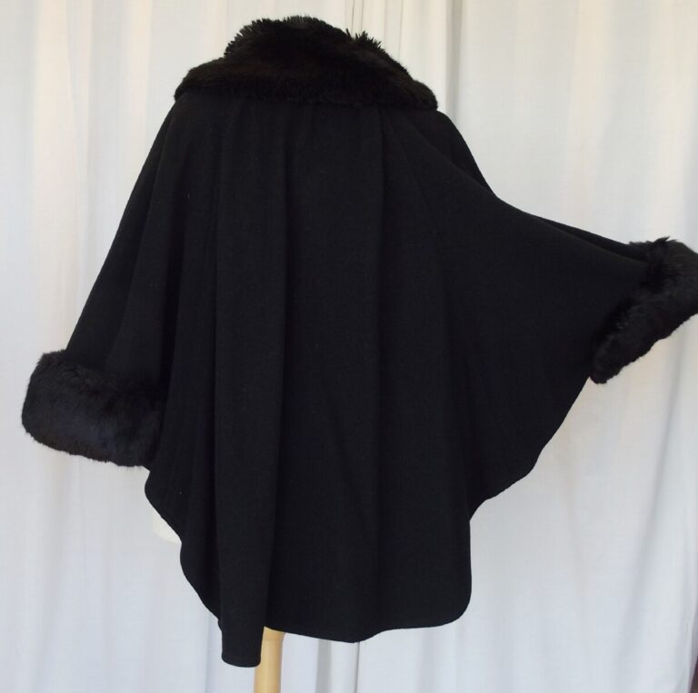 Jacques Vert JACQUES VERT ONE SIZE BLACK CLOAK 76% WOOL 5% CASHMERE FAUX FUR COLLAR & CUFFS