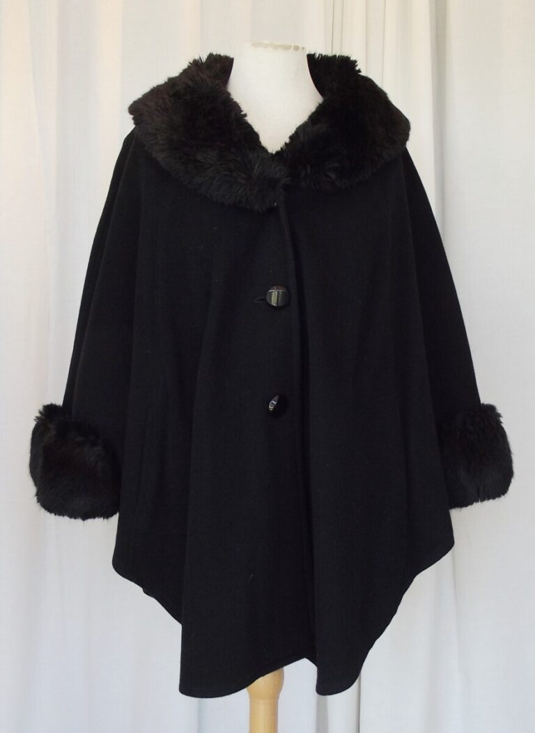 jacques vert JACQUES VERT ONE SIZE BLACK CLOAK 76% WOOL 5% CASHMERE FAUX FUR COLLAR & CUFFS