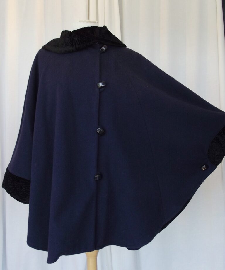 Jacques Vert JACQUES VERT ONE SIZE DARK BLUE CLOAK 76% WOOL 7% CASHMERE FAUX ASTRAKHAN COLLAR & CUFFS