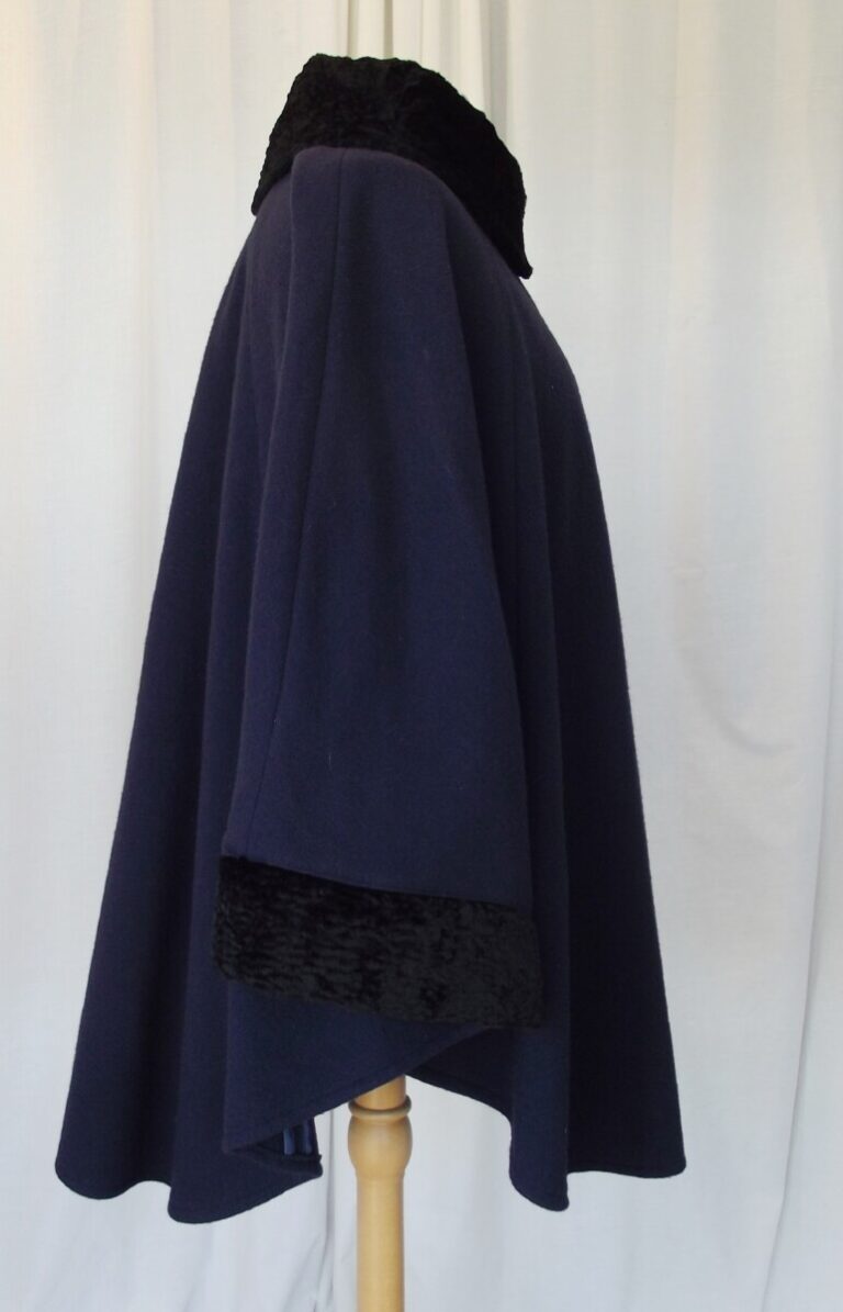 Jacques Vert JACQUES VERT ONE SIZE DARK BLUE CLOAK 76% WOOL 7% CASHMERE FAUX ASTRAKHAN COLLAR & CUFFS