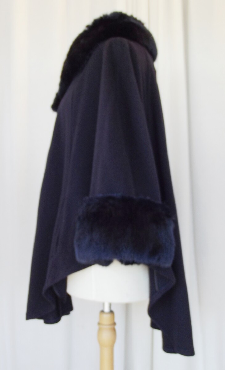 Jacques Vert JACQUES VERT ONE SIZE DARK BLUE CLOAK 76% WOOL 7% CASHMERE FAUX FUR COLLAR & CUFFS