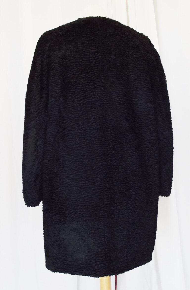 Jacques Vert JACQUES VERT PETITE RANGE SIZE 18 LONG SLEEVED BLACK FAUX ASTRAKHAN 3/4 LENGTH COAT