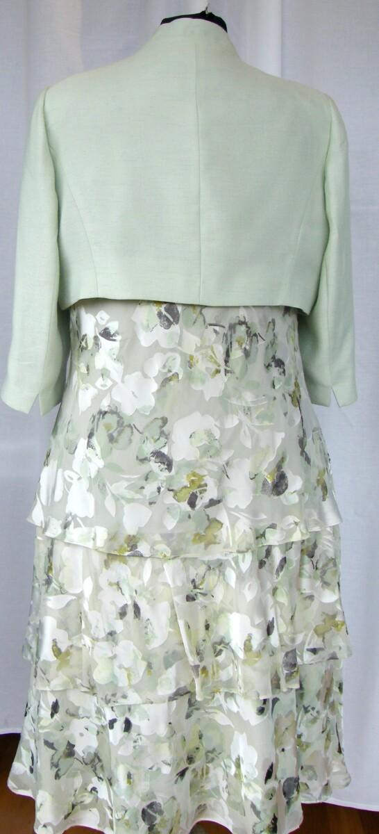 Jacques Vert LEAF & ACORN RANGE LEAF GREEN 16% SILK DEVORE DRESS FLORAL PRINT LEAF GREEN WOVEN SHORT JACKET