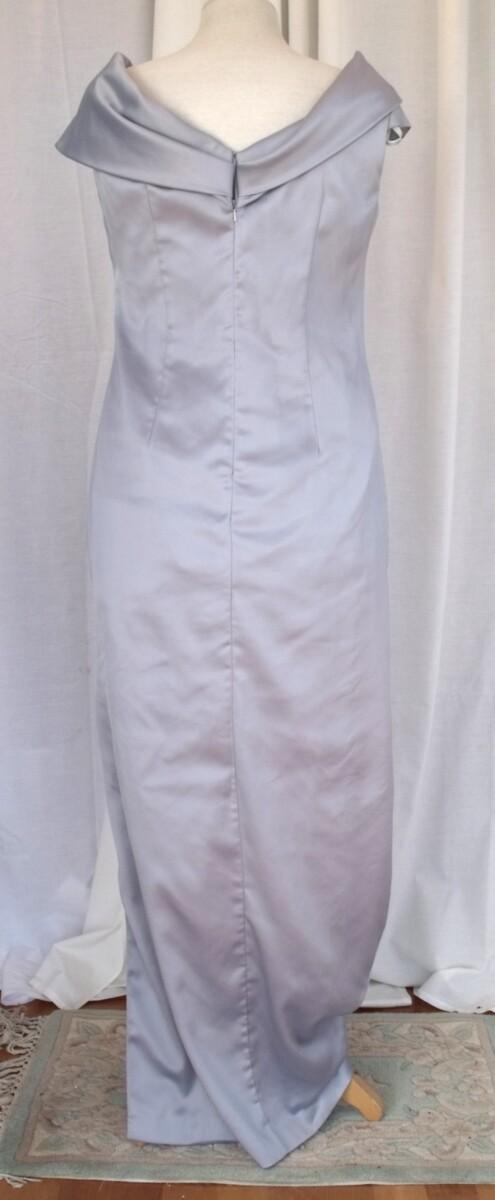 Jacques Vert LORCAN MULLANY SILVER SATIN FLOOR LENGTH EVENING GOWN