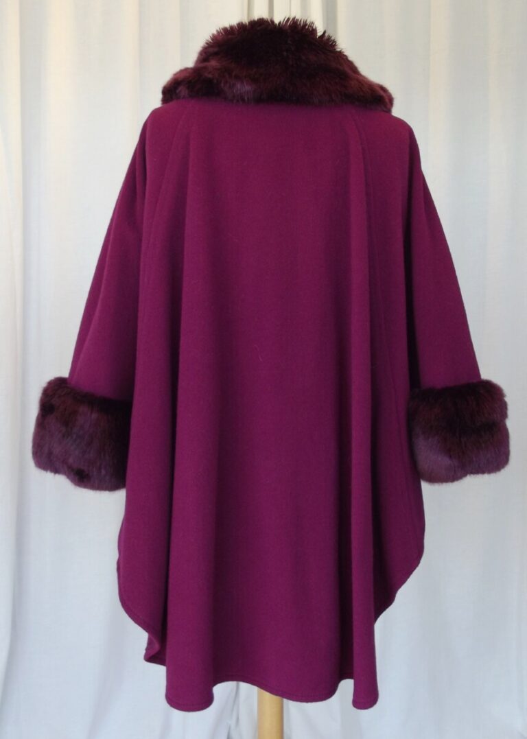 Jacques Vert MAROON ONE SIZE CLOAK 76% WOOL 7% CASHMERE & MAROON FAUX FUR TRIMMED