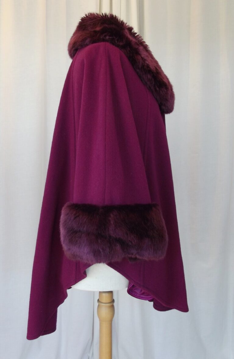 Jacques Vert MAROON ONE SIZE CLOAK 76% WOOL 7% CASHMERE & MAROON FAUX FUR TRIMMED