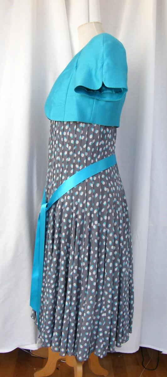 Jacques Vert METAL GREY & TURQUISE RANGE GREY CREPE DRESS RANDOM LARGE SPOT PRINT & TURQUOISE SHANTUNG SHORT JACKET