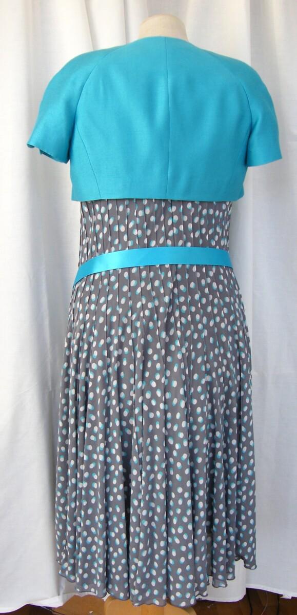 Jacques Vert METAL GREY & TURQUISE RANGE GREY CREPE DRESS RANDOM LARGE SPOT PRINT & TURQUOISE SHANTUNG SHORT JACKET