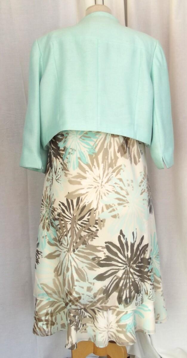 Jacques Vert MINT JULEP RANGE IVORY CREPE CHIFFON BIAS CUT DRESS ABSTRACT PRINT IN COFFEE & MINT MINT GREEN WOVEN NOTCH NECK SHORT JACKET