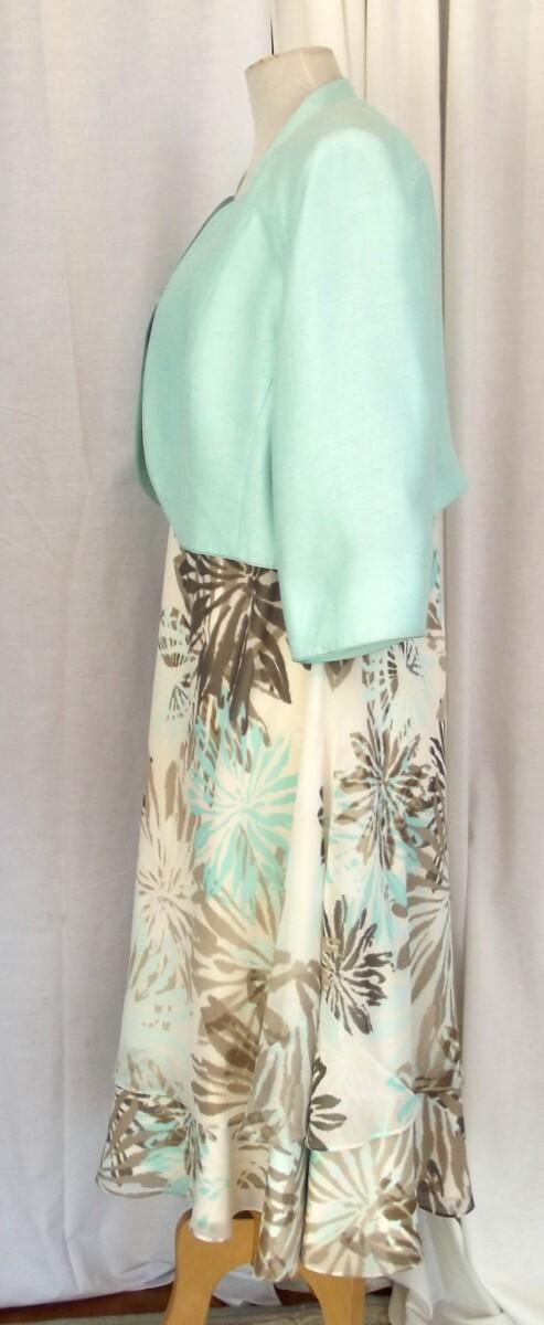 Jacques Vert MINT JULEP RANGE IVORY CREPE CHIFFON BIAS CUT DRESS ABSTRACT PRINT IN COFFEE & MINT MINT GREEN WOVEN NOTCH NECK SHORT JACKET