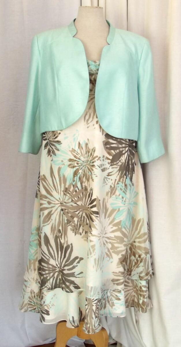 jacques vert MINT JULEP RANGE IVORY CREPE CHIFFON BIAS CUT DRESS ABSTRACT PRINT IN COFFEE & MINT MINT GREEN WOVEN NOTCH NECK SHORT JACKET