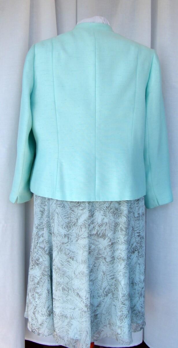 Jacques Vert MINT JULEP RANGE MINT JULEP CHIFFON COFFEE OUTLINE LEAF PRINT & MINT JULEP WOVEN JACKET