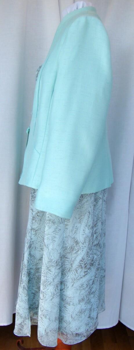 Jacques Vert MINT JULEP RANGE MINT JULEP CHIFFON COFFEE OUTLINE LEAF PRINT & MINT JULEP WOVEN JACKET