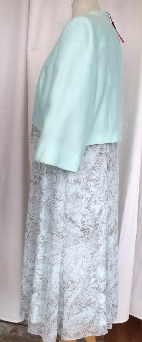 Jacques Vert MINT JULEP RANGE MINT JULEP CHIFFON COFFEE OUTLINE LEAF PRINT & MINT JULEP NOTCH NECK SHORT JACKET