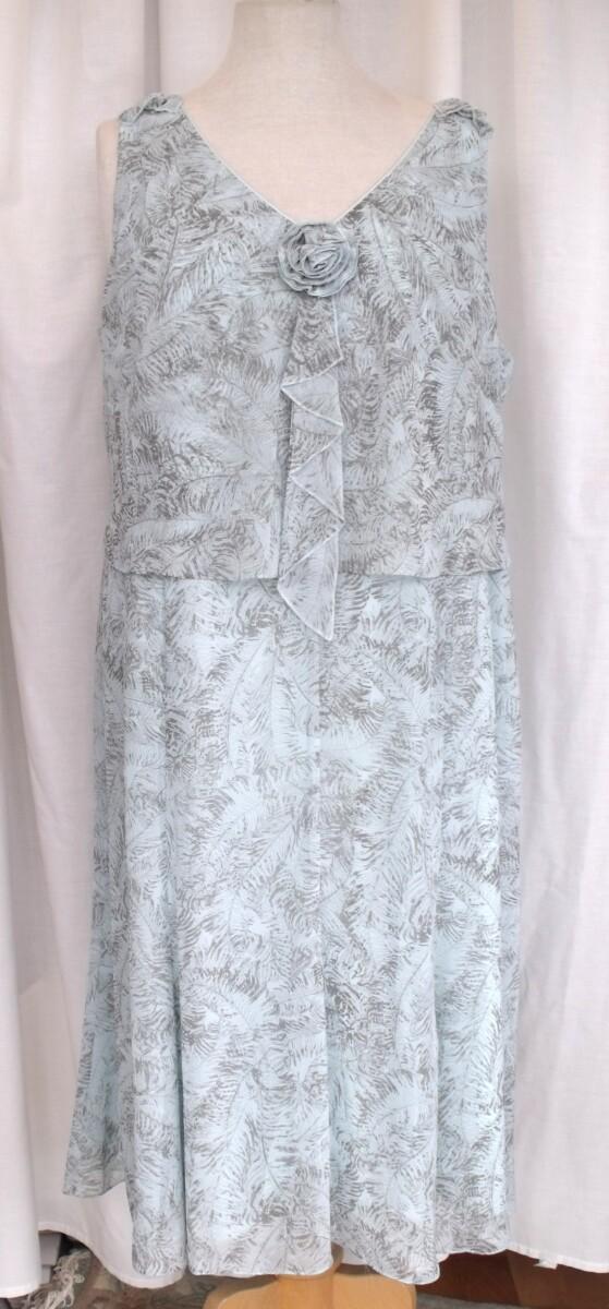 Jacques Vert MINT JULEP RANGE MINT JULEP CHIFFON COFFEE OUTLINE LEAF PRINT & MINT JULEP NOTCH NECK SHORT JACKET