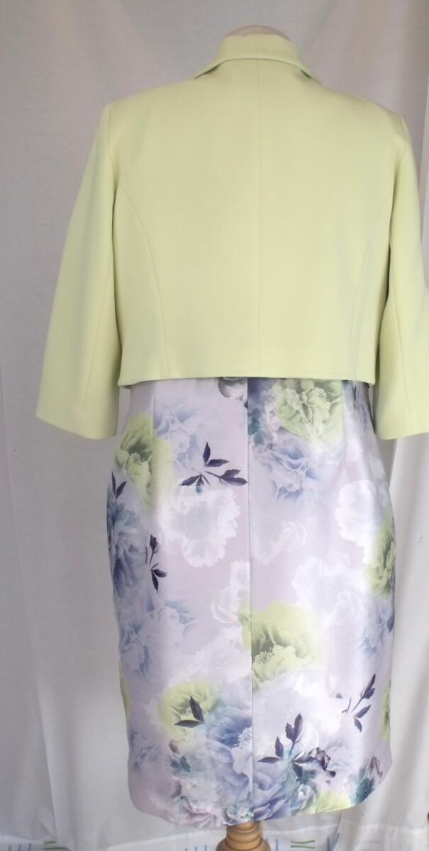 Jacques Vert MISTED BLOOM SILVER SHANTUNG DRESS FLORAL PRINT & MATCHING LIGHT GREEN CREPE DRAPE JACKET