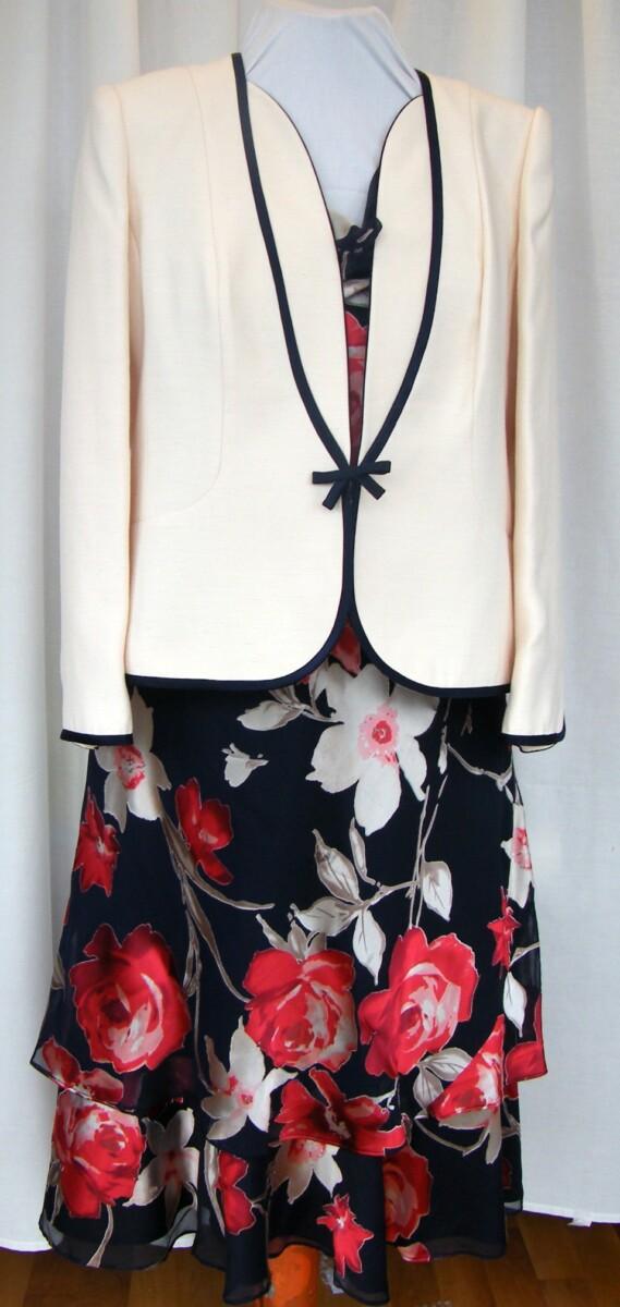 jacques vert MONIQUE ITALIAN RANGE NAVY 19% SILK DEVORE IVORY & RED FLOWERHEAD PRINT & CHANTILLY IVORY WOVEN JACKET EDGED IN NAVY