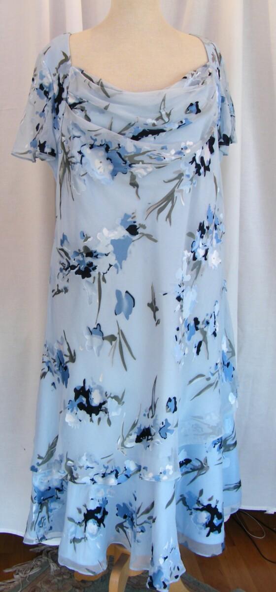 Jacques Vert MONIQUE RANGE POWDER BLUE SILK DEVORE DRESS & POWDER BLUE SHORT JACKET