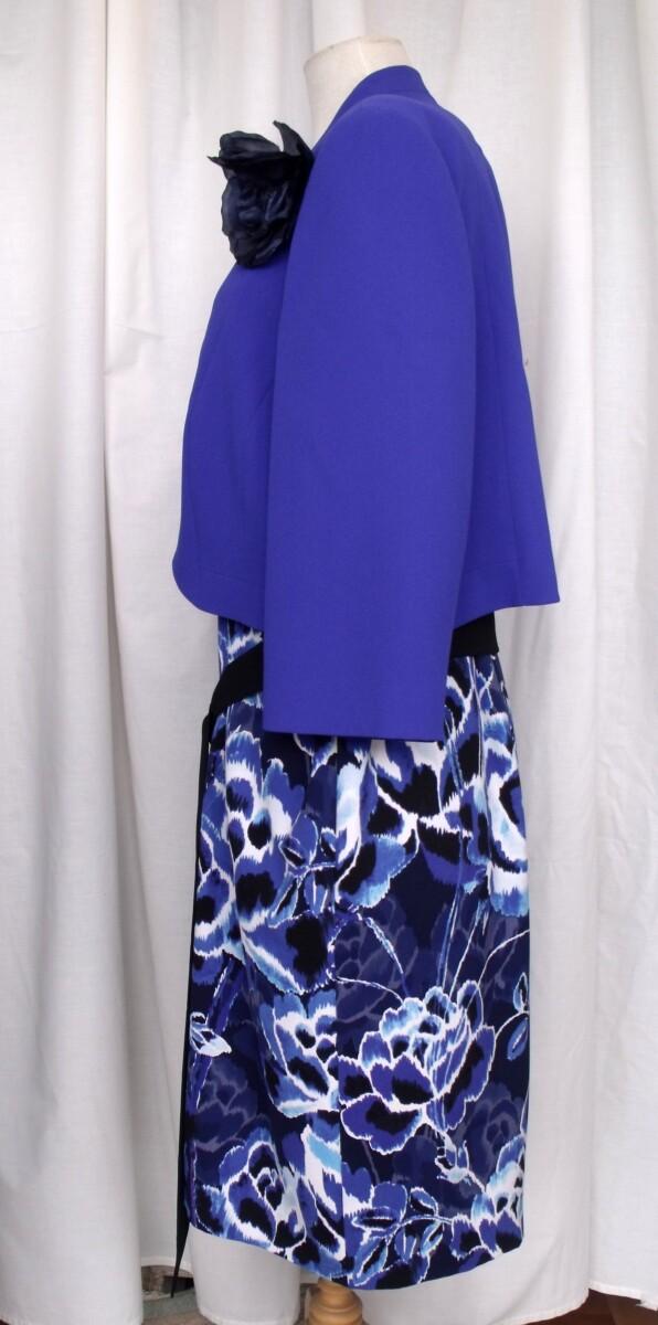 Jacques Vert NAVY GLAZED FABRIC SHIFT DRESS LARGE FLOWER HEAD PRINT IN IVORY BLACK & COBALT BLUE & TAILORED COBALT BLUE CREPE JACKET