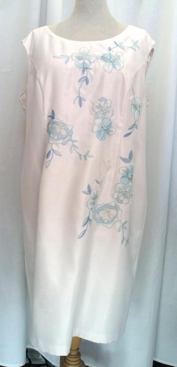Jacques Vert PETITE IVORY SHANTUNG SHIFT DRESS AQUA/ TURQUOISE EMBROIDERY MATCHING AQUA/ TURQUOISE SATIN JACKET
