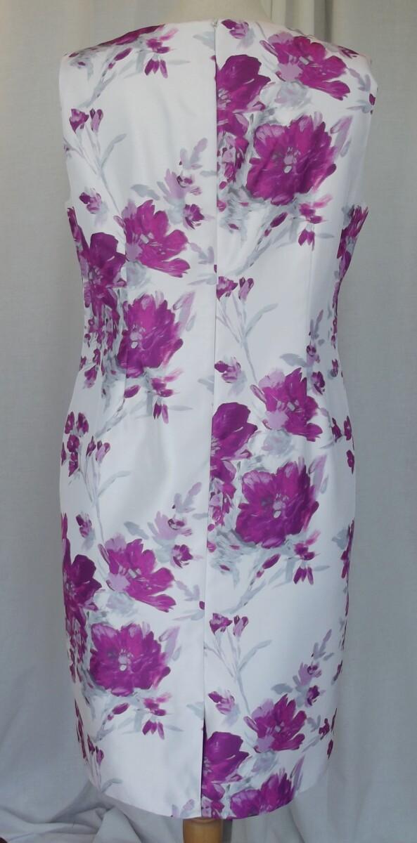 Jacques Vert PETITE RANGE IVORY SHANTUNG SHIFT DRESS MAGENTA FLOWER HEAD PLACEMENT PRINT & MAGENTA WOVEN JACKET
