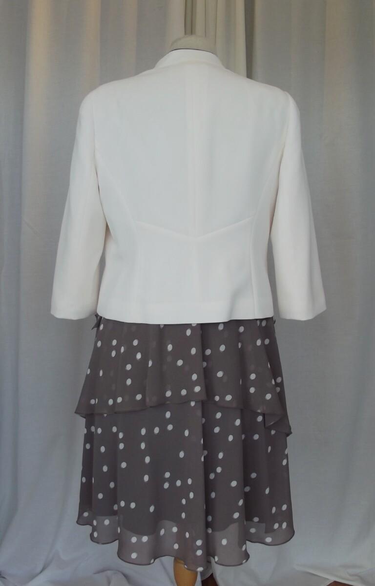 Jacques Vert PETITE RANGE PIPE BROWN WATERFALL CHIFFON DRESS RANDOM SPOT PRINT IVORY CREPE ANGLE EDGE JACKET PIPED IN BROWN