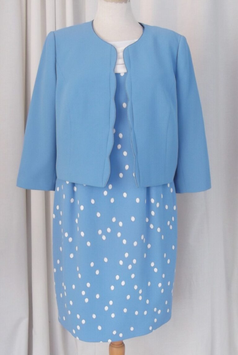 jacques vert PETITE RANGE SKY BLUE CREPE SHIFT DRESS IVORY SPOT PRINT IVORY CHIFFON SCARF NECK & SKY BLUE SCALLOPED EDGED CREPE JACKET ( NON PETITE)