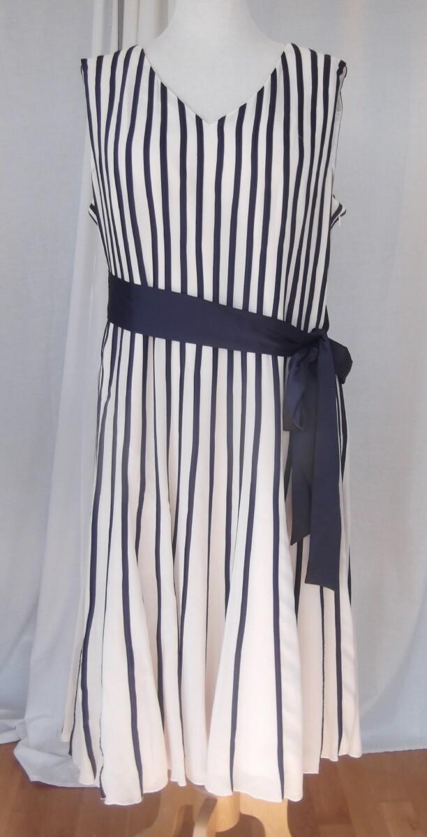 Jacques Vert PRELUDE COLLECTION IVORY CHIFFON DRESS VERTICAL BANDS OF PURPLE SILK RIBBONS & DAMSON PURPLE SHANTUNG SHORT JACKET OPTIONAL SATIN SASH
