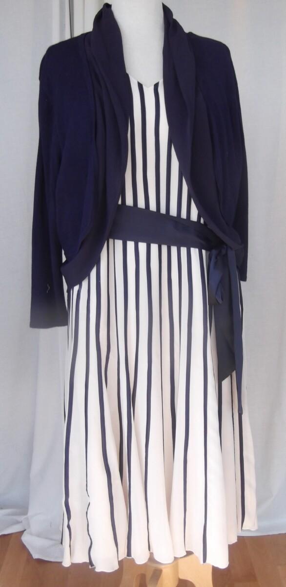 jacques vert PRELUDE COLLECTION IVORY CHIFFON DRESS VERTICAL BANDS OF PURPLE SILK RIBBONS OPTIONAL SATIN SASH & NEW DAMSON PURPLE KNITTED & CHIFFON SHRUG